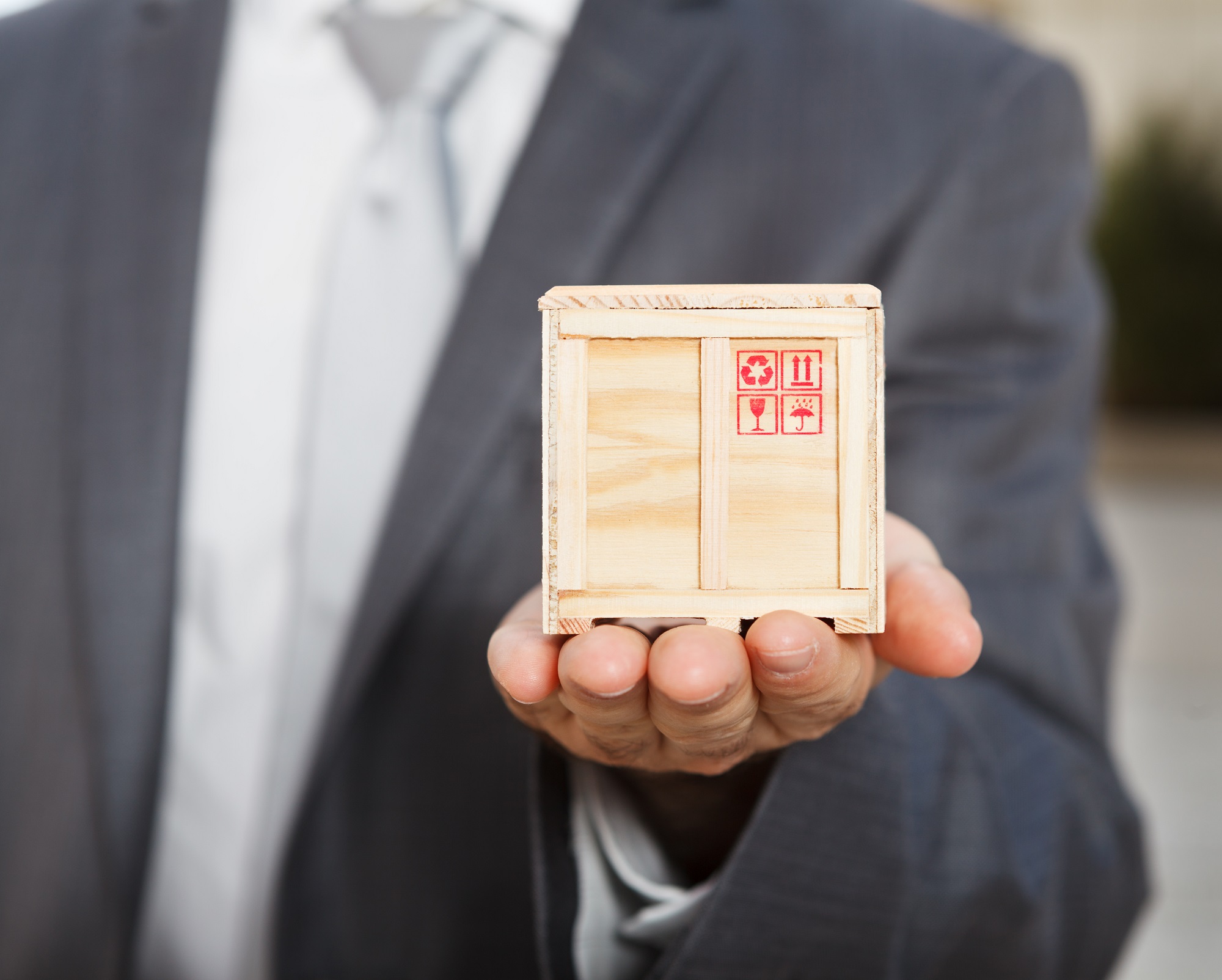 How Tariffs Affect the Cost of Shipping Crates 