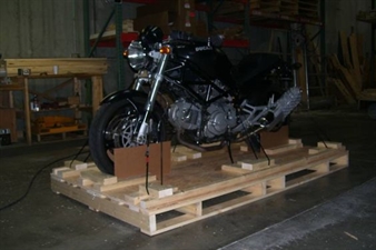 Amex Gallery - Custom Crating